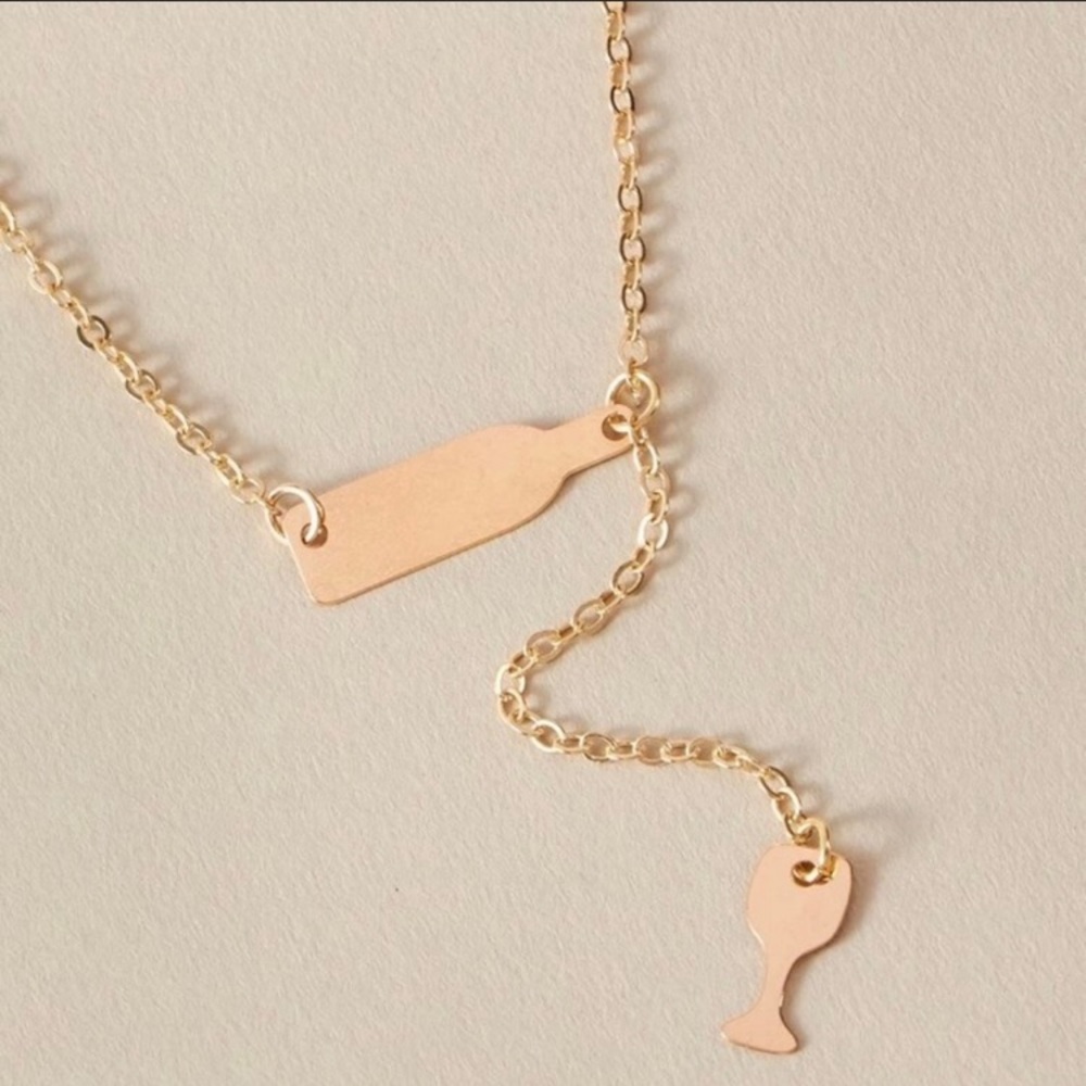 Gold wine bottle simple necklace - Picture 2 of 6